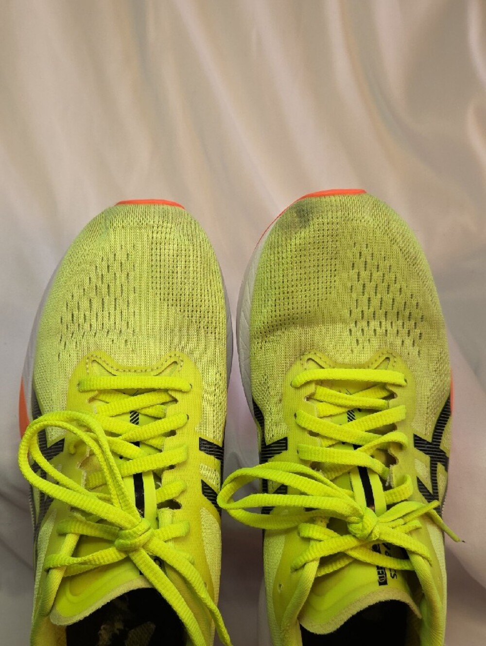 ASICS Magic Speed 4 running shoes in the vibrant "Safety Yellow/Black" colorway. - Picture 6 of 9